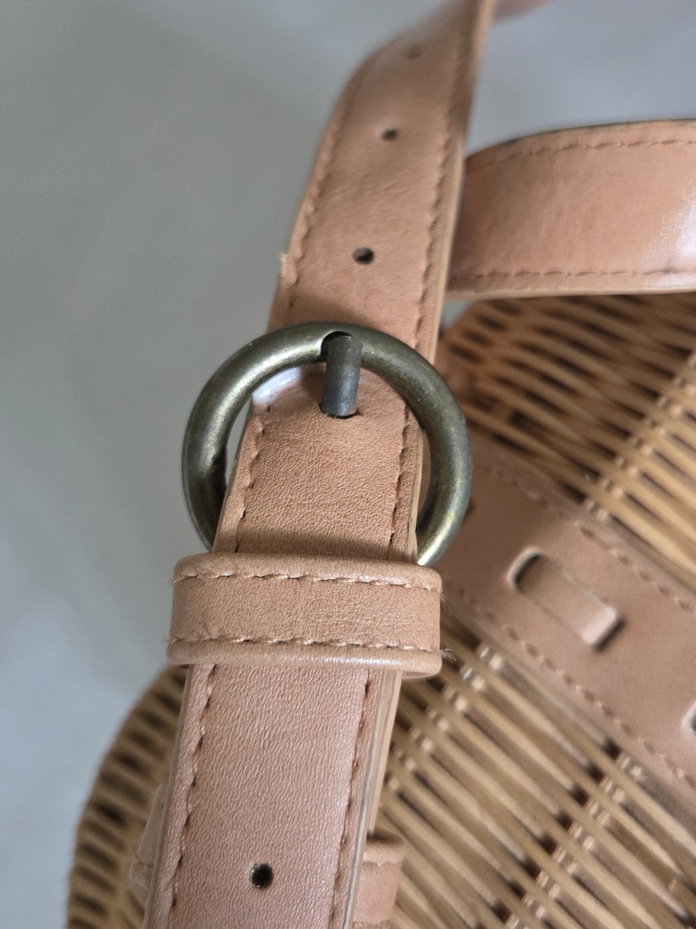 Universal Thread Woven Rattan Crossbody Bag in Tan - Picture 6 of 7